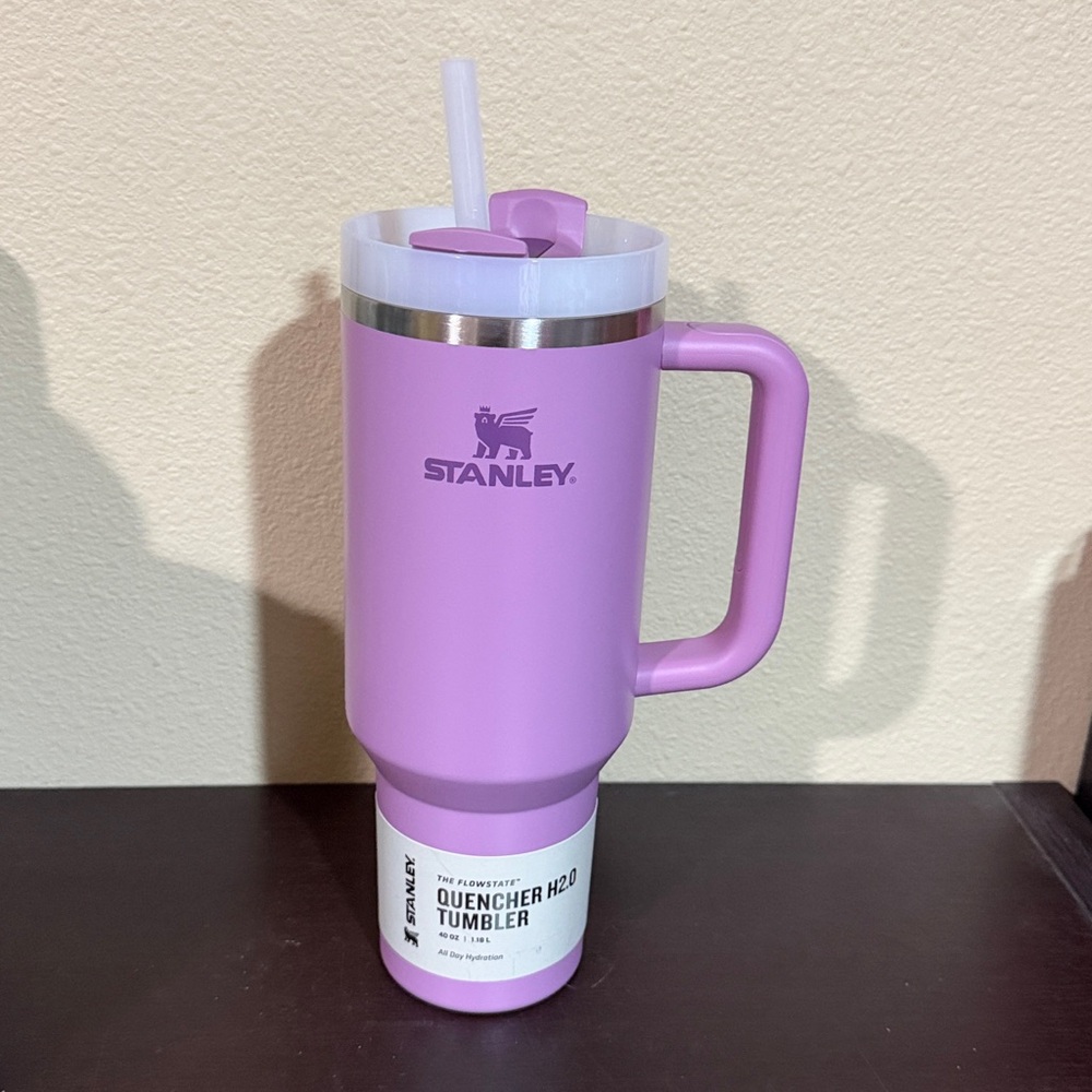 NWT STANLEY THE FLOWSTATE QUENCHER H2.0 FLOWSTATE™ TUMBLER | 40 OZ